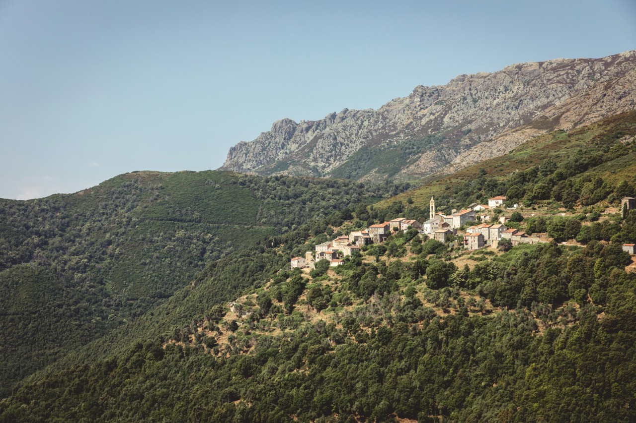 Village Corse montagne maquis